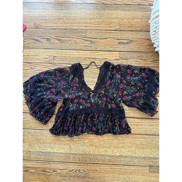 Free People Tops - Free People Flowy Blouse Size XS